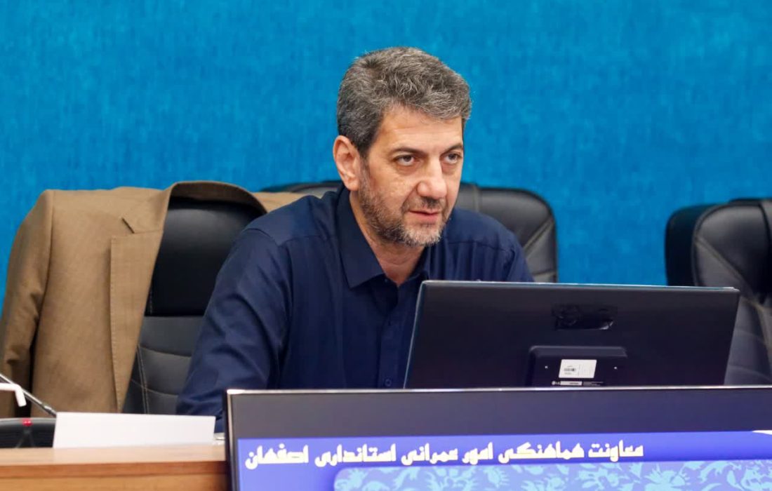 معاون استاندار: اردستان بهدلیل توسعه انرژی خورشیدی نباید خاموش شود